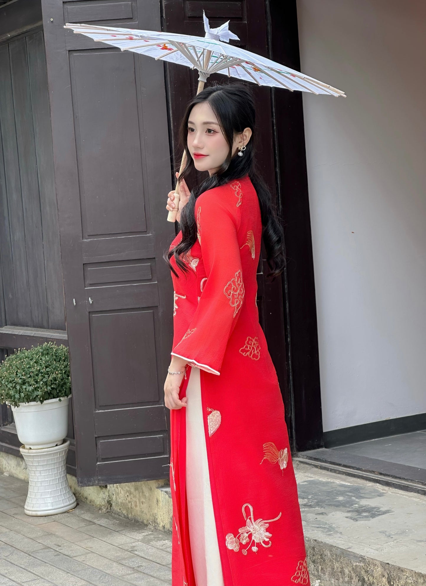 Red modern ao dai with embroidered Clouds | áo dài cách tân | Ao dai women | NO pants
