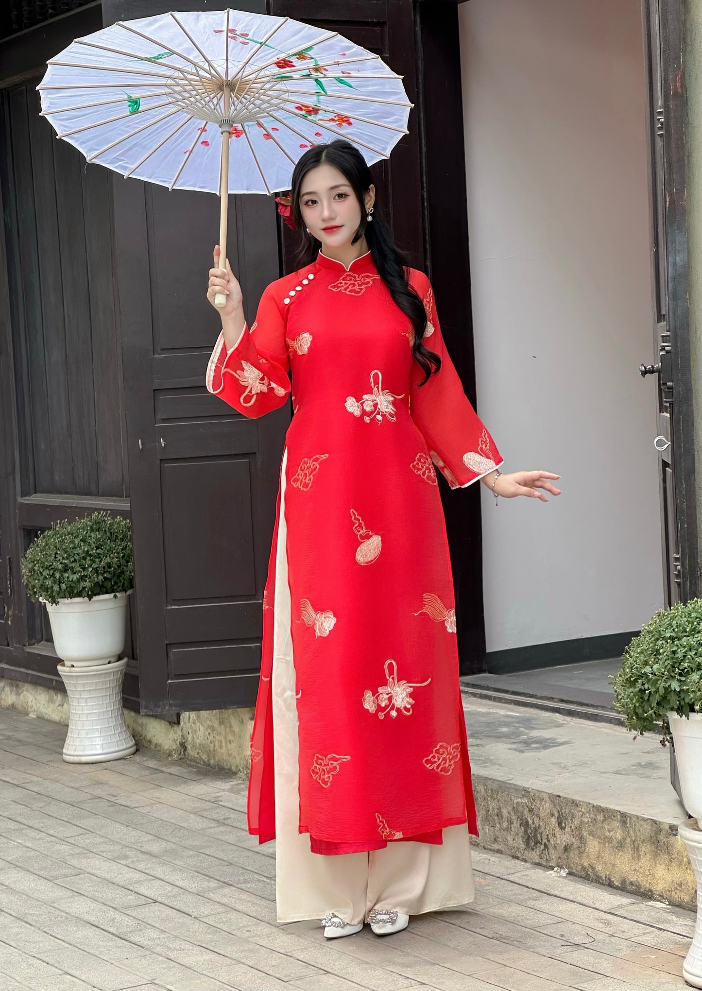 Red modern ao dai with embroidered Clouds | áo dài cách tân | Ao dai women | NO pants