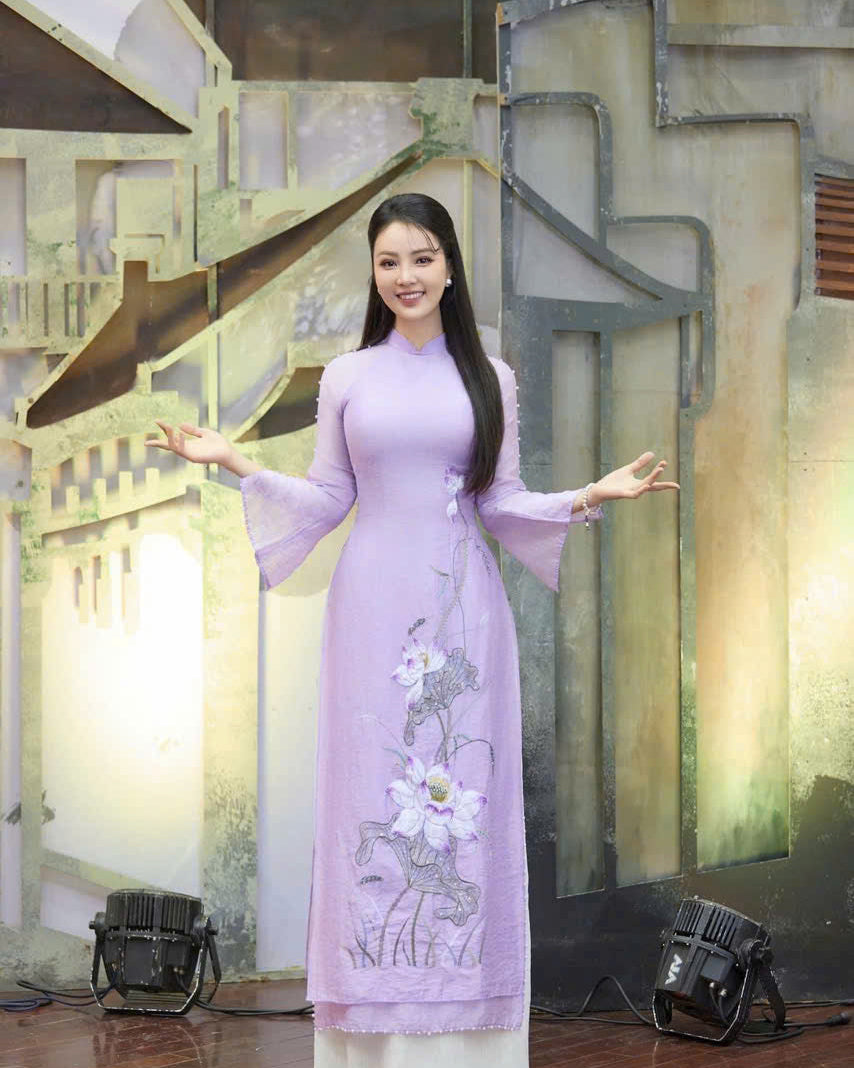 Pastel Split Sleeves Ao Dai For Women | Traditional Ao Dai Vietnam