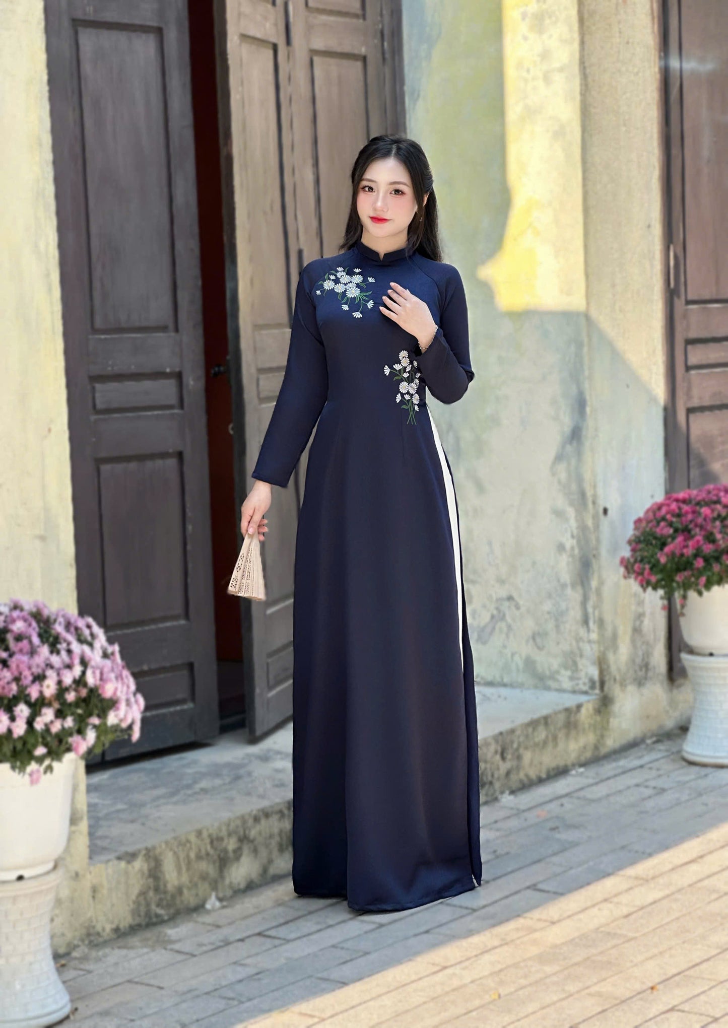 Pre-made: Dark Purple Daisy Vietnamese Ao Dai | Áo Dài Truyền Thống | Women Ao Dai