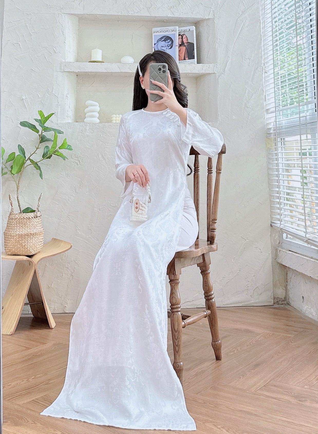 Pre-made White Ao dai for Women -  Royal silk ao dai top
