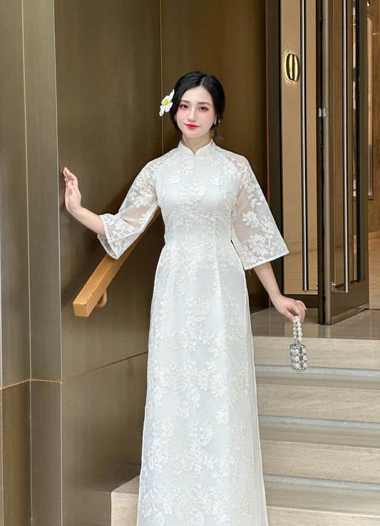 Set White Vietnamese Ao Dai with Floral embroidery | Modern Vietnamese Ao Dai