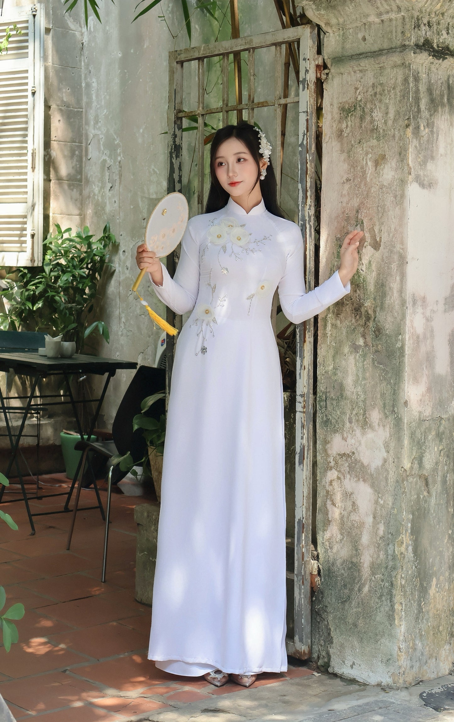 White Chiffon Silk With 3D Floral Embroidered - Traditional ao dai vietnam