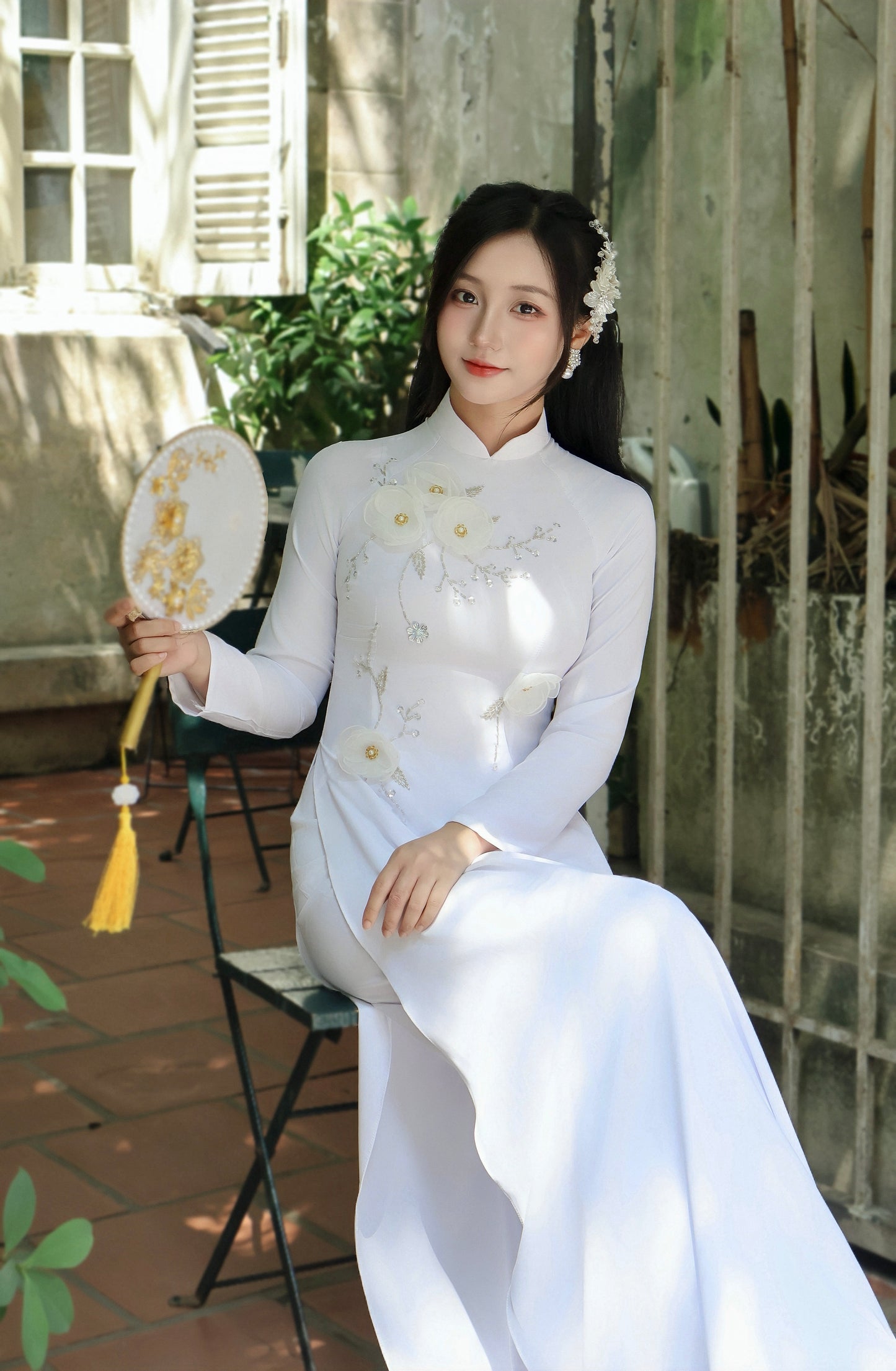 White Chiffon Silk With 3D Floral Embroidered - Traditional ao dai vietnam