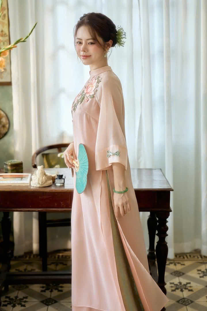 Pre-order Pink Flower Embroidered Ao Dai - Women Ao Dai with Tessal - No Pants