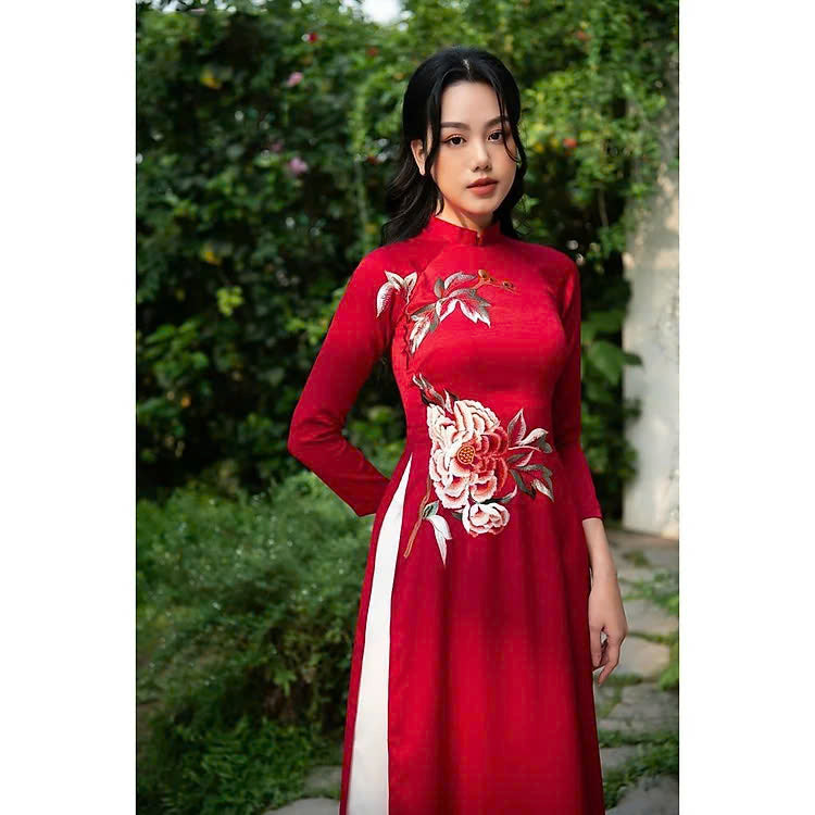 Red Lụa Mỹ Ao Dai | Rose Embroidered Ao Dai Women